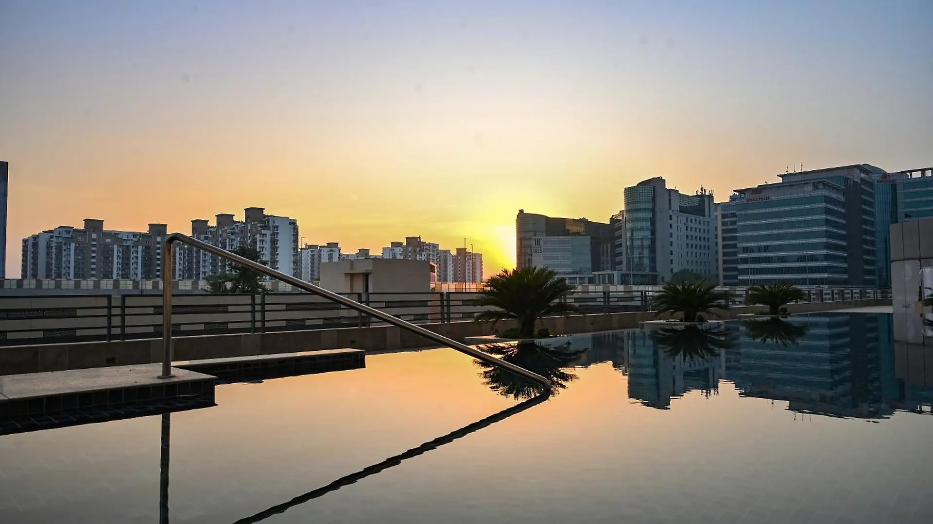 Alivaa Hotel Gurugram Sohna Road City Center Γκουργκάον