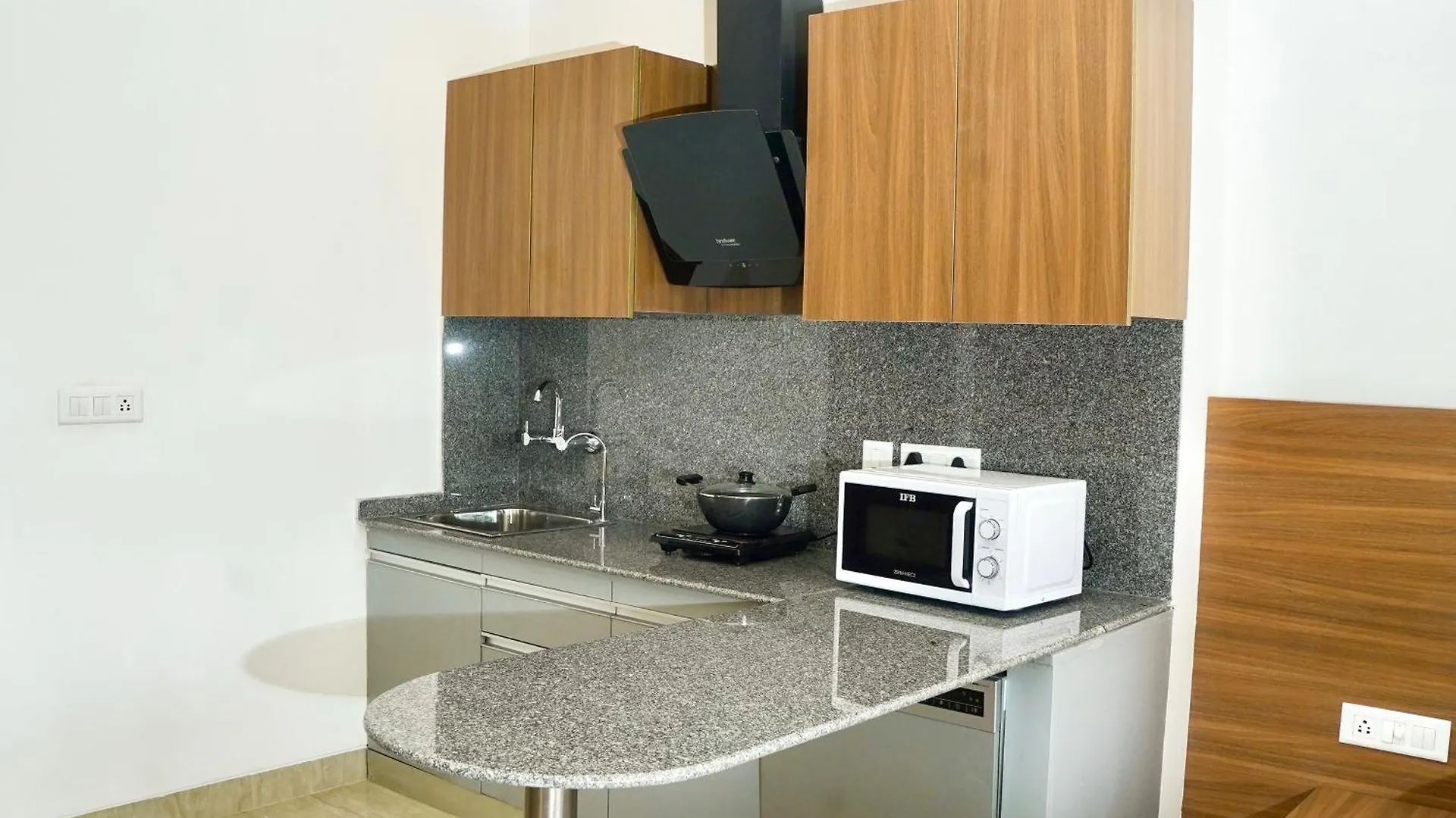 Alivaa Hotel Gurugram Sohna Road City Center Gurgaon